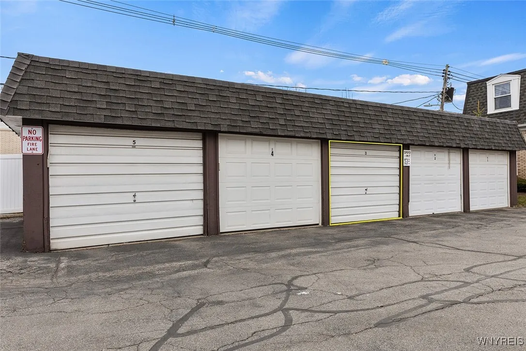 75 Henel Avenue 2, Amherst, New York 14226, Amherst, New York 14226, 2 Bedrooms Bedrooms, 7 Rooms Rooms,2 BathroomsBathrooms,Residential,Closed,75 Henel Avenue 2, Amherst, New York 14226,B1595345