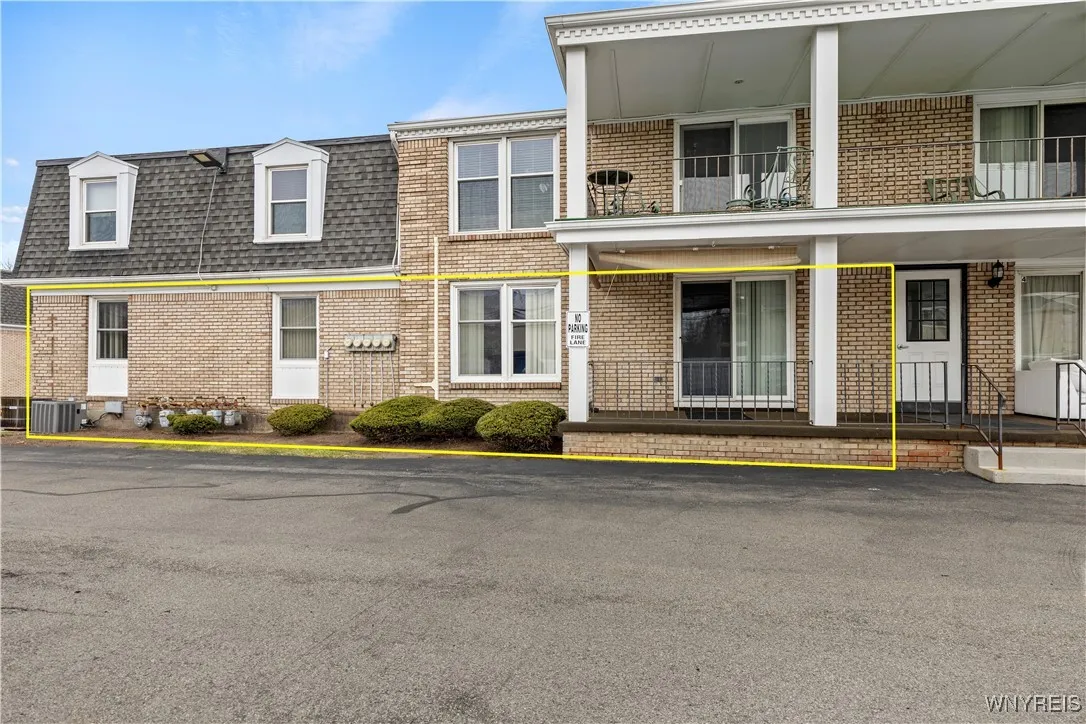 75 Henel Avenue 2, Amherst, New York 14226, Amherst, New York 14226, 2 Bedrooms Bedrooms, 7 Rooms Rooms,2 BathroomsBathrooms,Residential,Closed,75 Henel Avenue 2, Amherst, New York 14226,B1595345