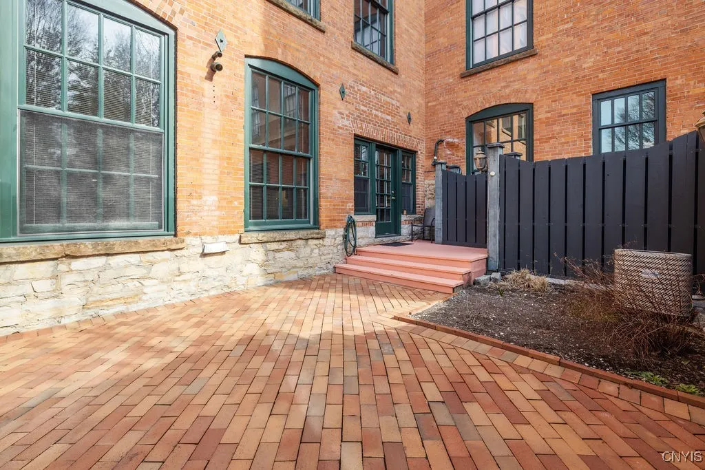 429 North Franklin Street 110, Syracuse, New York, Syracuse, New York 13204, 2 Bedrooms Bedrooms, 5 Rooms Rooms,2 BathroomsBathrooms,Residential,Closed,429 North Franklin Street 110, Syracuse, New York ,0,S1596007