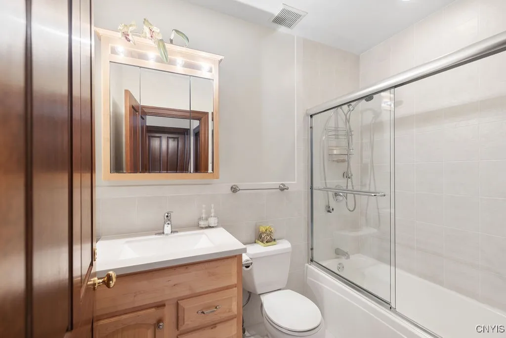 429 North Franklin Street 110, Syracuse, New York, Syracuse, New York 13204, 2 Bedrooms Bedrooms, 5 Rooms Rooms,2 BathroomsBathrooms,Residential,Closed,429 North Franklin Street 110, Syracuse, New York ,0,S1596007