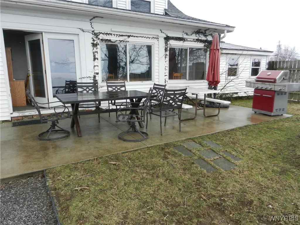 4904 Lakeshore Road, Hamburg, New York 14075, Hamburg, New York 14075, ,Commercial Sale,For Sale,4904 Lakeshore Road, Hamburg, New York 14075,B1596419