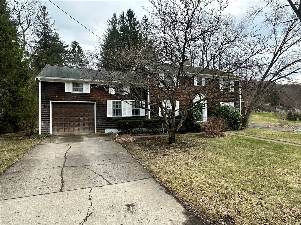 7 Jeffrey Heights, Greene, New York 13778, Greene, New York 13778, 4 Bedrooms Bedrooms, 12 Rooms Rooms,1 BathroomBathrooms,Residential,Closed,7 Jeffrey Heights, Greene, New York 13778,0,R1596412