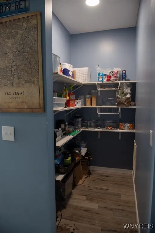 Walk in pantry