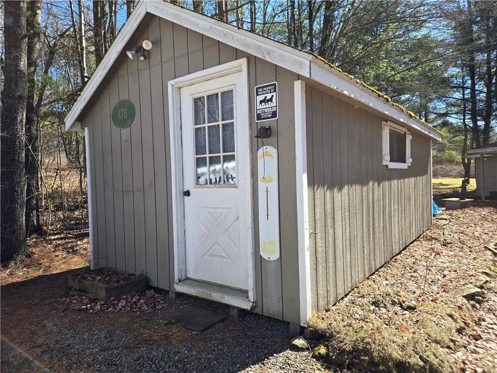 Shed with electric
