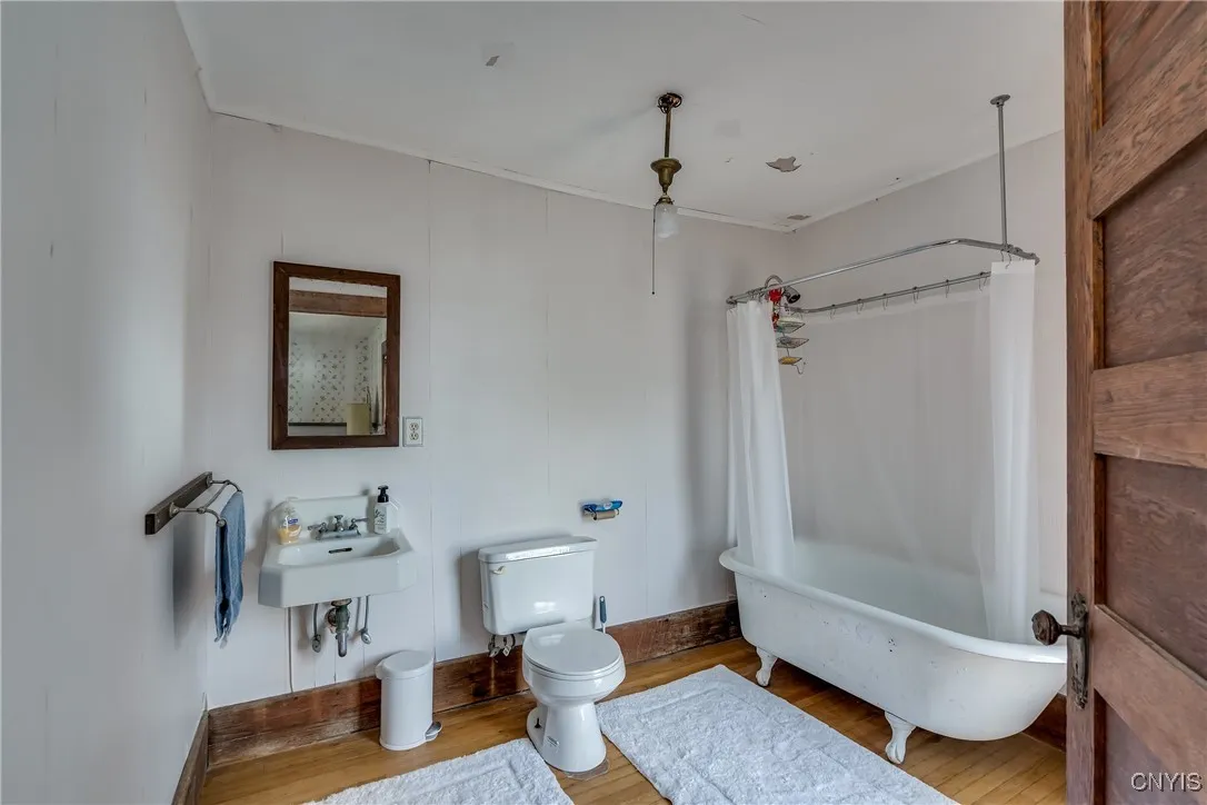 3192 Carleton Island Rd 1, Cape Vincent, New York, Cape Vincent, New York 13618, 8 Bedrooms Bedrooms, 13 Rooms Rooms,5 BathroomsBathrooms,Residential,For Sale,3192 Carleton Island Rd 1, Cape Vincent, New York ,S1596158