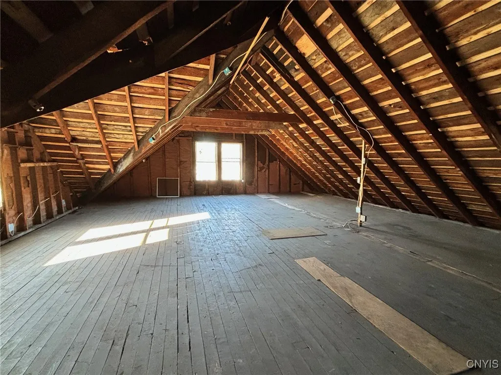 Extra storage space in the attic