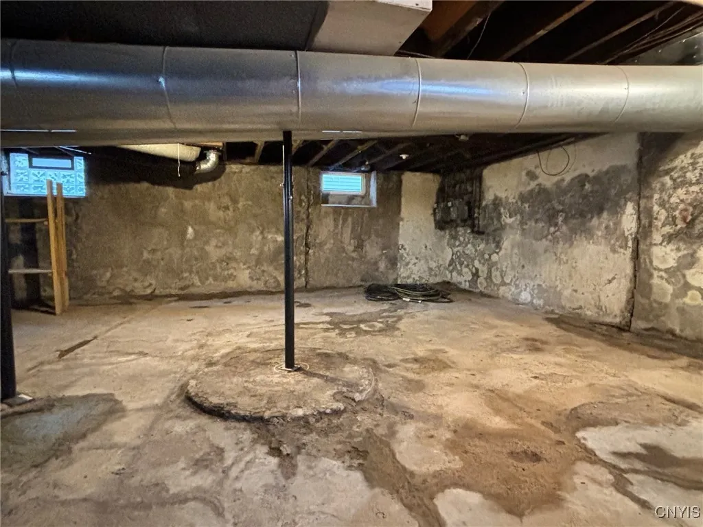 204 Helen Street, Syracuse, New York 13203, Syracuse, New York 13203, 6 Bedrooms Bedrooms, ,2 BathroomsBathrooms,Residential,Closed,204 Helen Street, Syracuse, New York 13203,0,S1596505