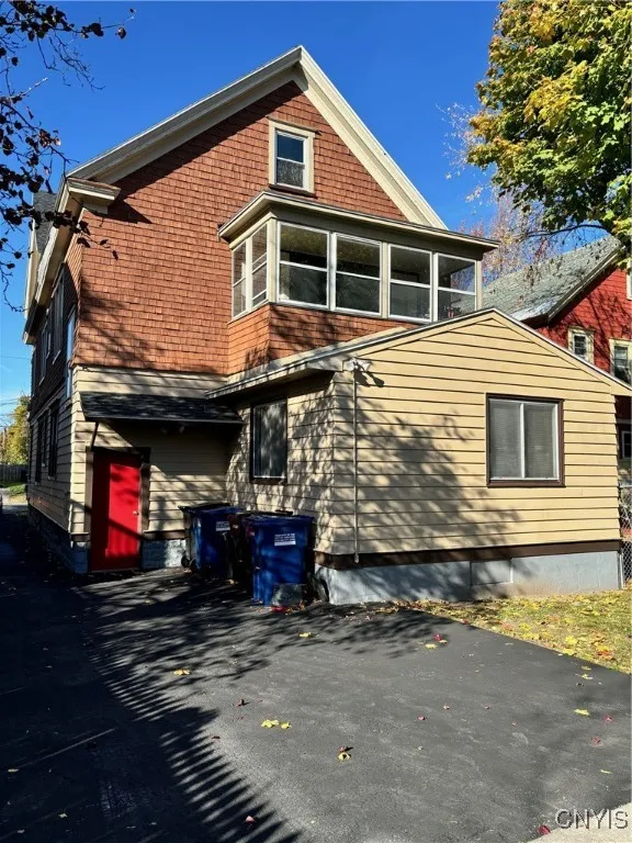 204 Helen Street, Syracuse, New York 13203, Syracuse, New York 13203, 6 Bedrooms Bedrooms, ,2 BathroomsBathrooms,Residential,Closed,204 Helen Street, Syracuse, New York 13203,0,S1596505