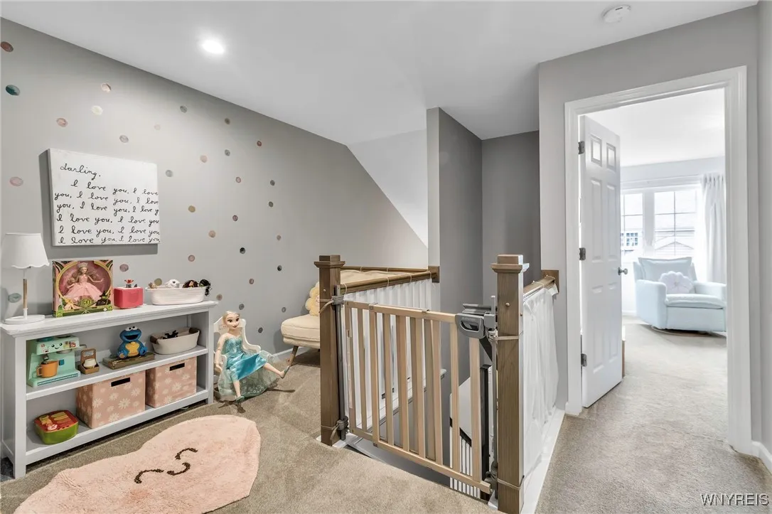 602 Carriage Lane, West Seneca, New York 14224, West Seneca, New York 14224, 2 Bedrooms Bedrooms, 9 Rooms Rooms,2 BathroomsBathrooms,Residential,Closed,602 Carriage Lane, West Seneca, New York 14224,0,B1596547
