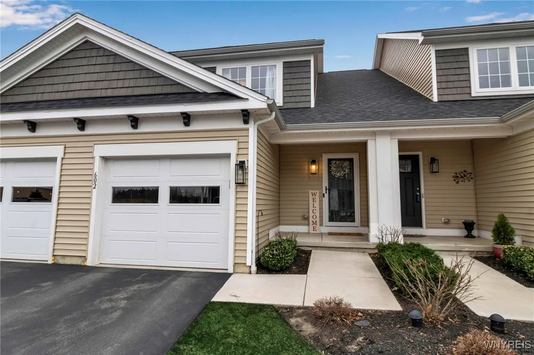 602 Carriage Lane, West Seneca, New York 14224, West Seneca, New York 14224, 2 Bedrooms Bedrooms, 9 Rooms Rooms,2 BathroomsBathrooms,Residential,Closed,602 Carriage Lane, West Seneca, New York 14224,0,B1596547