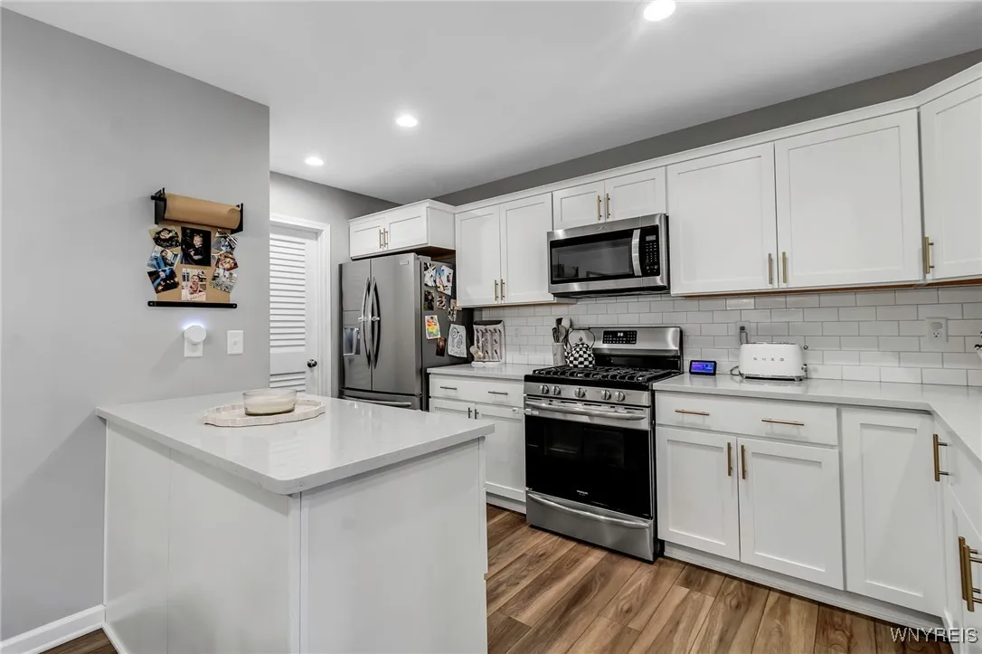 602 Carriage Lane, West Seneca, New York 14224, West Seneca, New York 14224, 2 Bedrooms Bedrooms, 9 Rooms Rooms,2 BathroomsBathrooms,Residential,Closed,602 Carriage Lane, West Seneca, New York 14224,0,B1596547