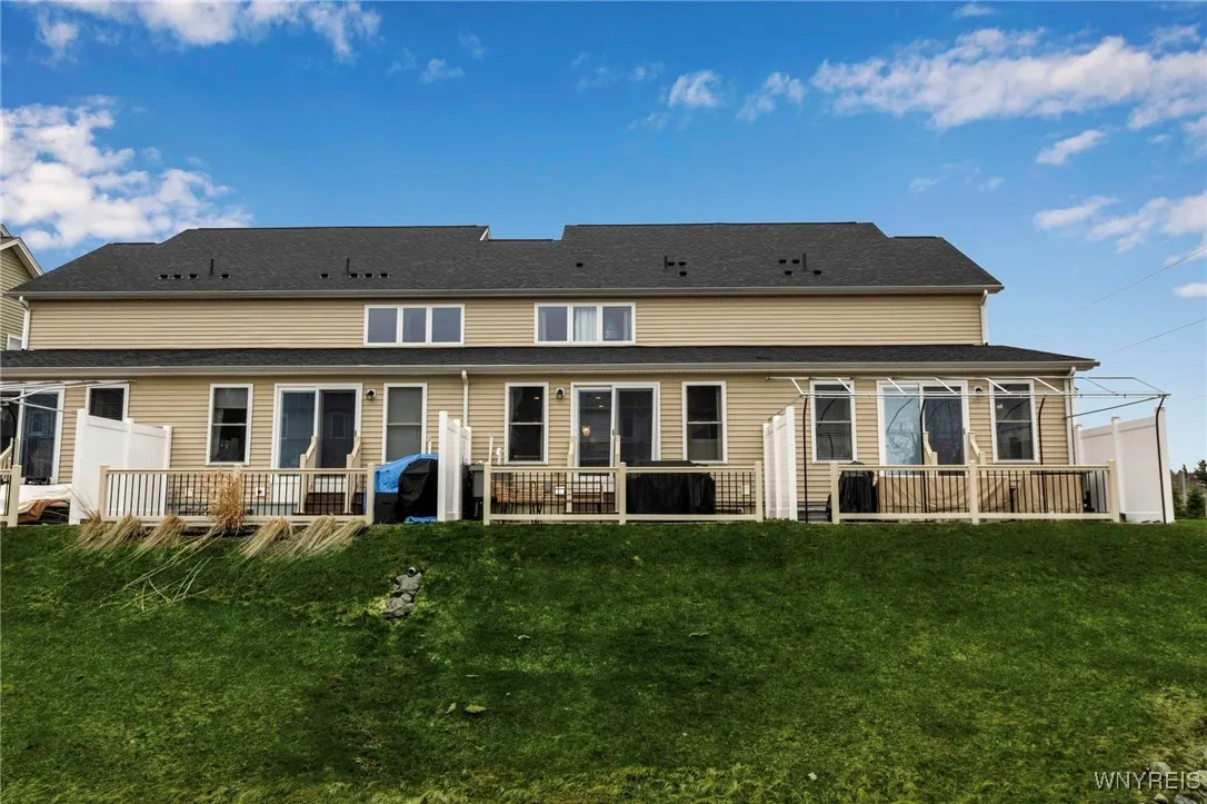 602 Carriage Lane, West Seneca, New York 14224, West Seneca, New York 14224, 2 Bedrooms Bedrooms, 9 Rooms Rooms,2 BathroomsBathrooms,Residential,Closed,602 Carriage Lane, West Seneca, New York 14224,0,B1596547