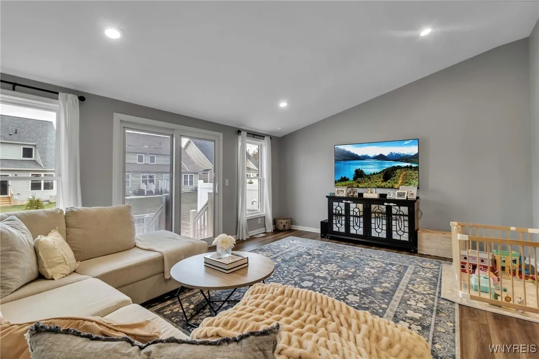 602 Carriage Lane, West Seneca, New York 14224, West Seneca, New York 14224, 2 Bedrooms Bedrooms, 9 Rooms Rooms,2 BathroomsBathrooms,Residential,Closed,602 Carriage Lane, West Seneca, New York 14224,0,B1596547