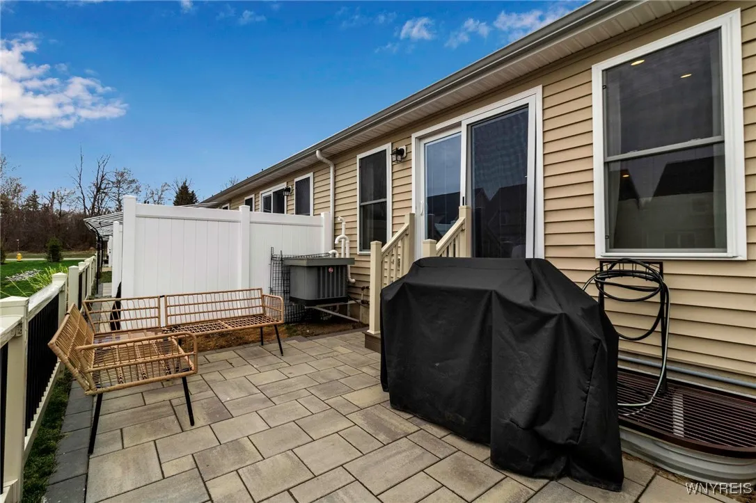 602 Carriage Lane, West Seneca, New York 14224, West Seneca, New York 14224, 2 Bedrooms Bedrooms, 9 Rooms Rooms,2 BathroomsBathrooms,Residential,Closed,602 Carriage Lane, West Seneca, New York 14224,0,B1596547