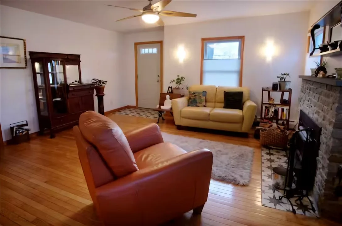 Living room/ wood fireplace