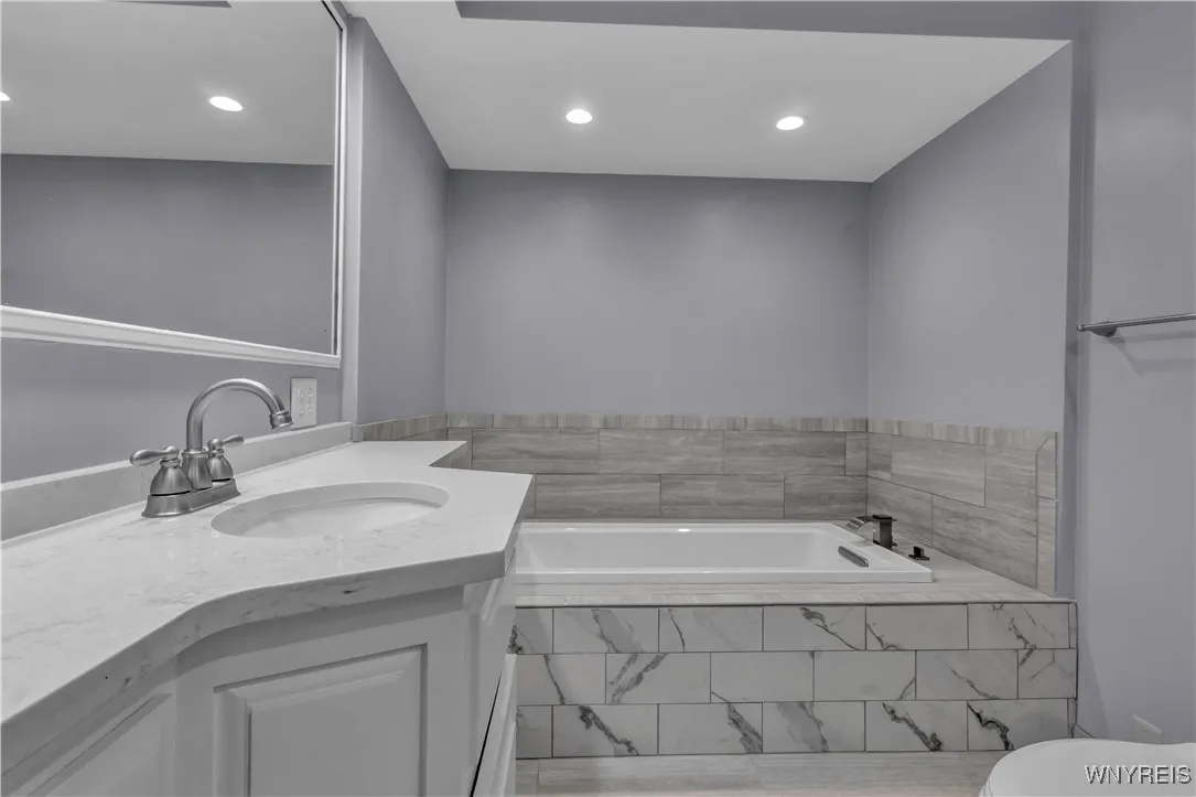 1st Floor Bath