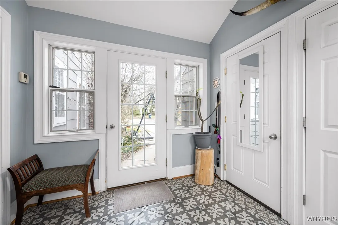 Mudroom to Garage
