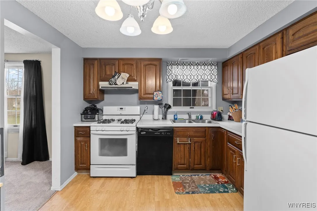 50 Wedgewood Drive, West Seneca, New York 14224, West Seneca, New York 14224, 4 Bedrooms Bedrooms, 8 Rooms Rooms,2 BathroomsBathrooms,Residential,Closed,50 Wedgewood Drive, West Seneca, New York 14224,B1596837