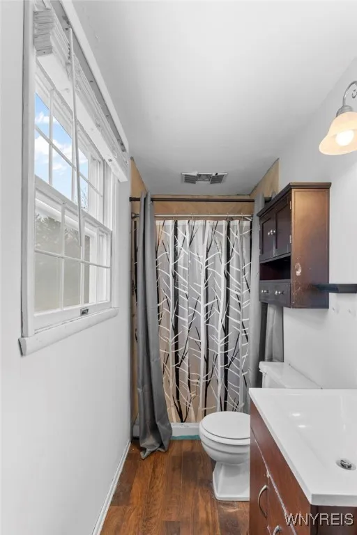 50 Wedgewood Drive, West Seneca, New York 14224, West Seneca, New York 14224, 4 Bedrooms Bedrooms, 8 Rooms Rooms,2 BathroomsBathrooms,Residential,Closed,50 Wedgewood Drive, West Seneca, New York 14224,B1596837