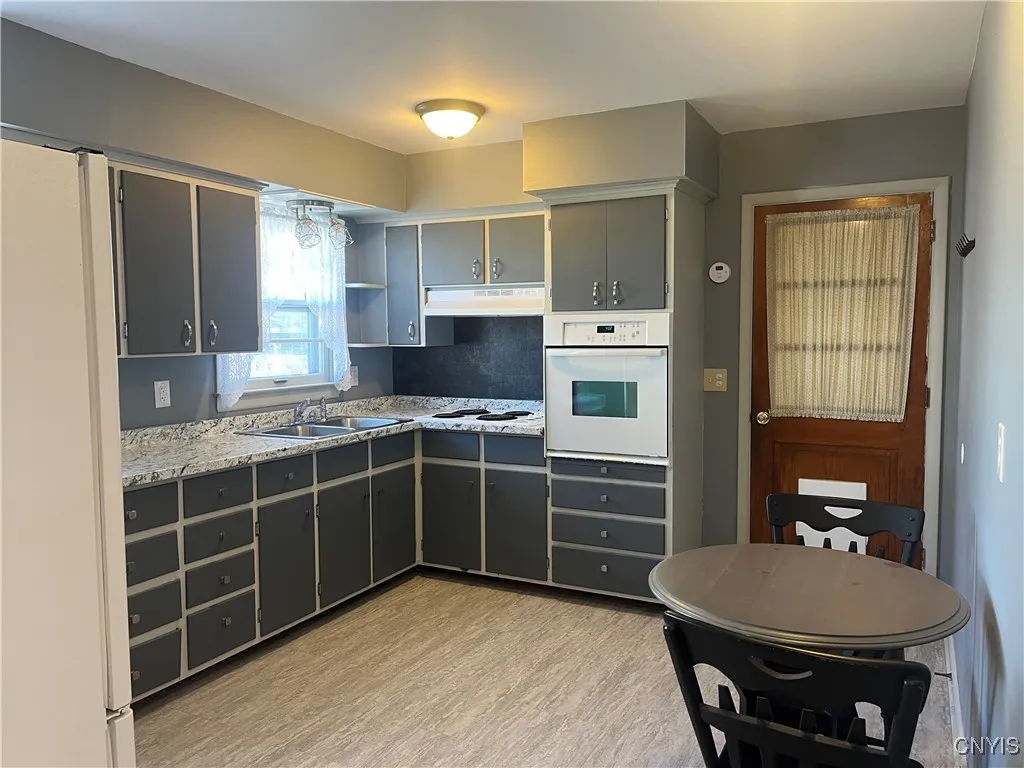 242 Chappell Street, Oneida, New York 13421, Oneida, New York 13421, 2 Bedrooms Bedrooms, 4 Rooms Rooms,1 BathroomBathrooms,Residential,Closed,242 Chappell Street, Oneida, New York 13421,S1596716