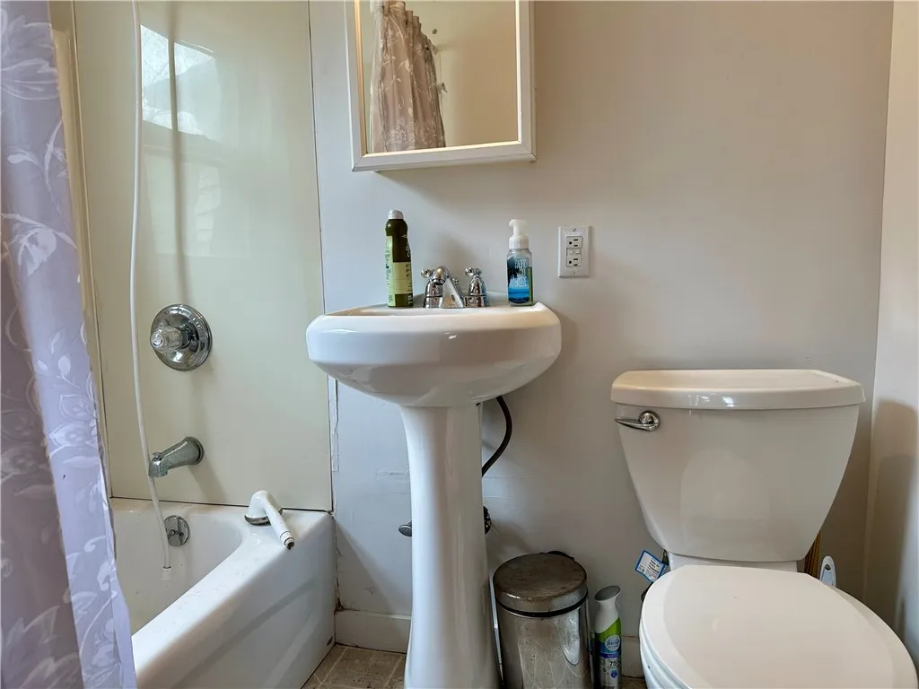 1114 Bull Run Road, Middletown, New York 12455, Middletown, New York 12455, 3 Bedrooms Bedrooms, 8 Rooms Rooms,1 BathroomBathrooms,Residential,For Sale,1114 Bull Run Road, Middletown, New York 12455,0,R1596327