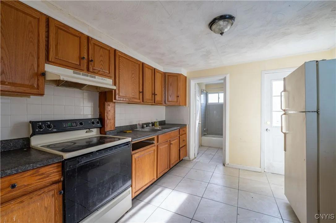 120-122 Bellinger Street, Herkimer, New York 13350, Herkimer, New York 13350, 6 Bedrooms Bedrooms, ,2 BathroomsBathrooms,Residential,Closed,120-122 Bellinger Street, Herkimer, New York 13350,0,S1596938
