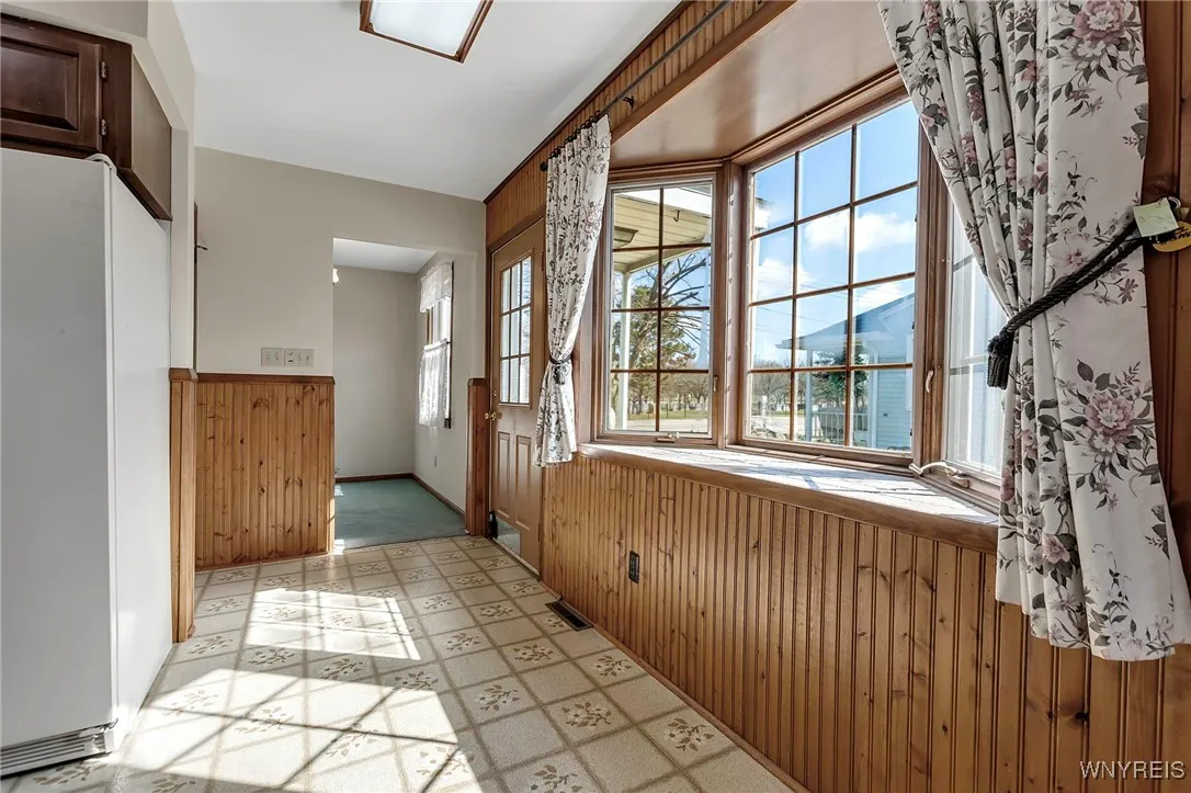 Eat-In Kitchen