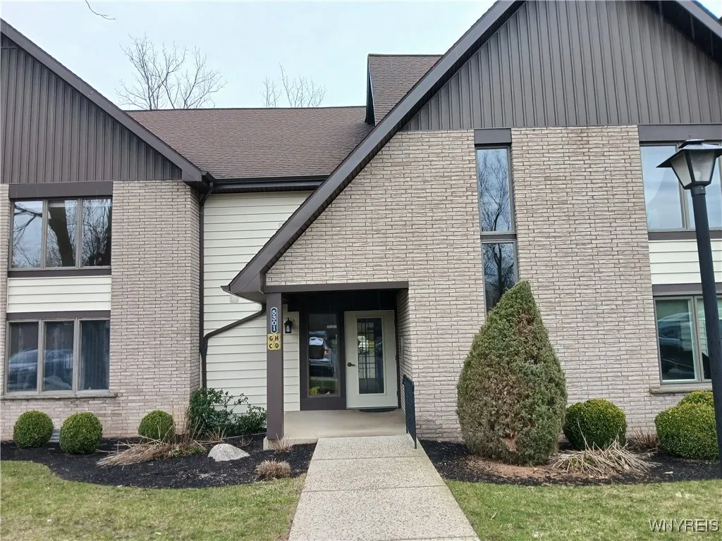 5301 Chestnut Ridge Road G, Orchard Park, New York, Orchard Park, New York 14127, 2 Bedrooms Bedrooms, 5 Rooms Rooms,2 BathroomsBathrooms,Residential,Closed,5301 Chestnut Ridge Road G, Orchard Park, New York,B1596798