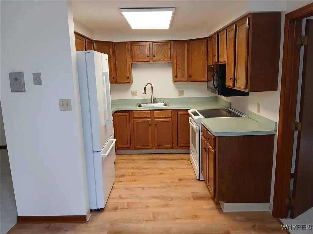 5301 Chestnut Ridge Road G, Orchard Park, New York, Orchard Park, New York 14127, 2 Bedrooms Bedrooms, 5 Rooms Rooms,2 BathroomsBathrooms,Residential,Closed,5301 Chestnut Ridge Road G, Orchard Park, New York,B1596798