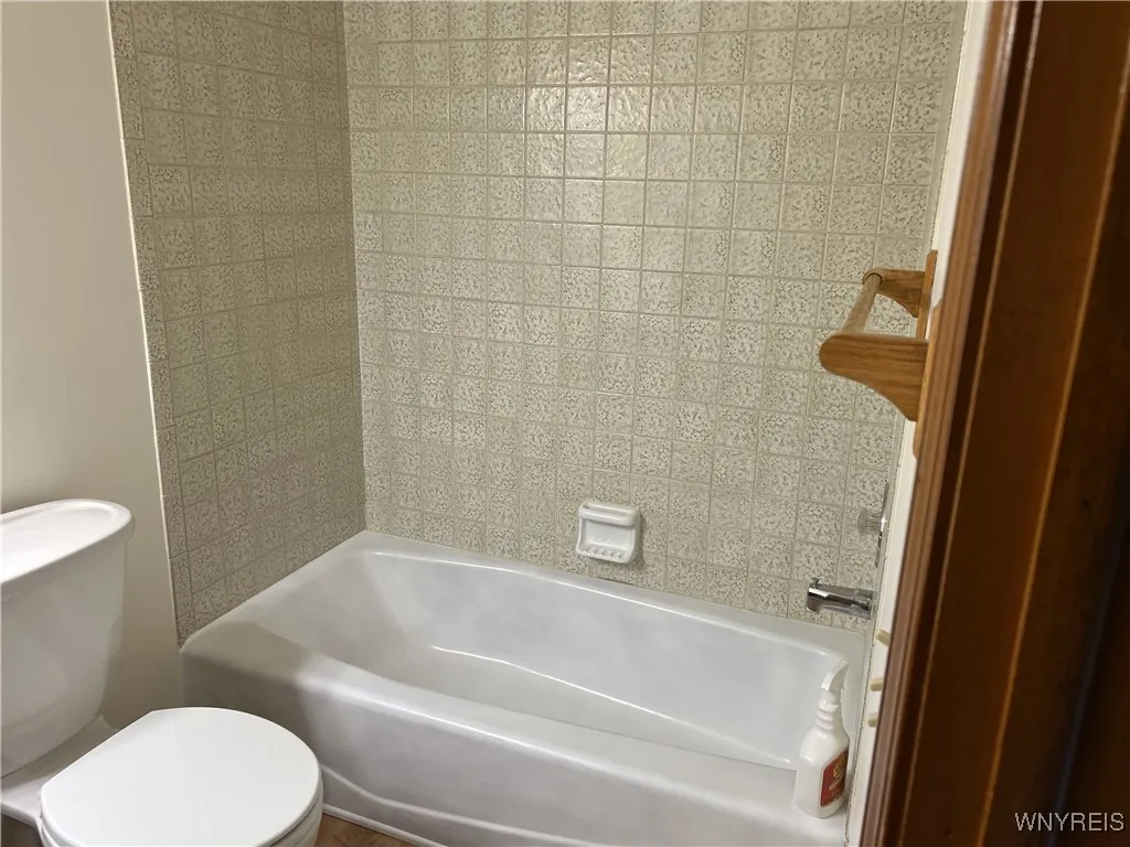 5301 Chestnut Ridge Road G, Orchard Park, New York, Orchard Park, New York 14127, 2 Bedrooms Bedrooms, 5 Rooms Rooms,2 BathroomsBathrooms,Residential,Closed,5301 Chestnut Ridge Road G, Orchard Park, New York,B1596798