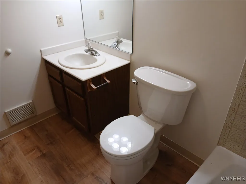 5301 Chestnut Ridge Road G, Orchard Park, New York, Orchard Park, New York 14127, 2 Bedrooms Bedrooms, 5 Rooms Rooms,2 BathroomsBathrooms,Residential,Closed,5301 Chestnut Ridge Road G, Orchard Park, New York,B1596798