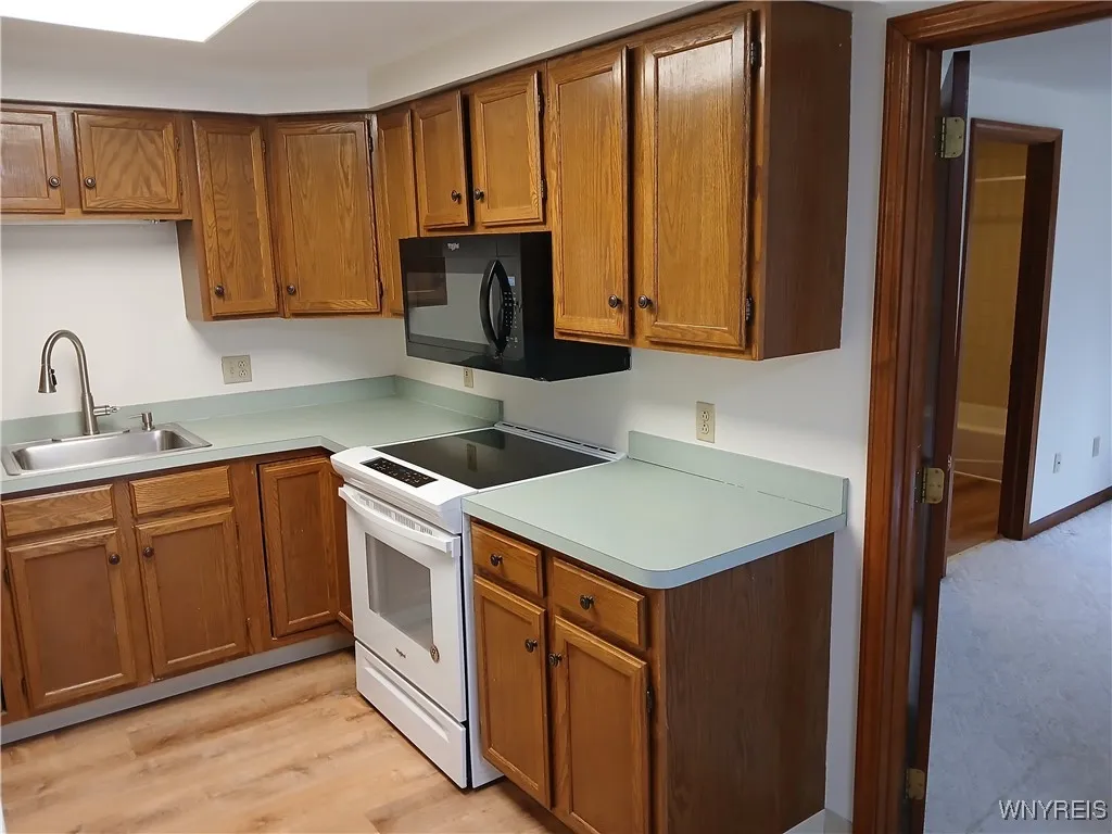 5301 Chestnut Ridge Road G, Orchard Park, New York, Orchard Park, New York 14127, 2 Bedrooms Bedrooms, 5 Rooms Rooms,2 BathroomsBathrooms,Residential,Closed,5301 Chestnut Ridge Road G, Orchard Park, New York,B1596798