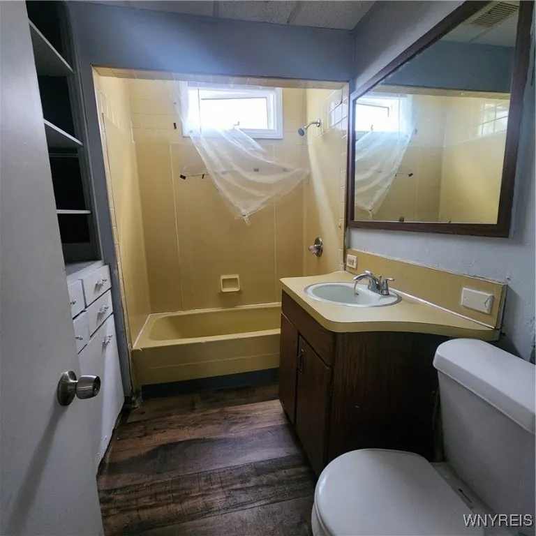 65 Wex Avenue, Buffalo, New York 14211, Buffalo, New York 14211, 5 Bedrooms Bedrooms, ,2 BathroomsBathrooms,Residential,For Sale,65 Wex Avenue, Buffalo, New York 14211,B1597174
