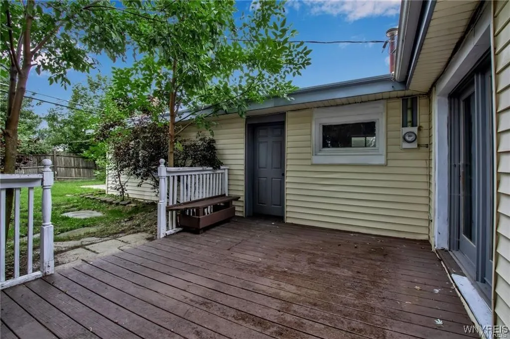 594 Emerson Drive, Amherst, New York 14226, Amherst, New York 14226, 4 Bedrooms Bedrooms, 8 Rooms Rooms,1 BathroomBathrooms,Residential,Closed,594 Emerson Drive, Amherst, New York 14226,0,B1597208