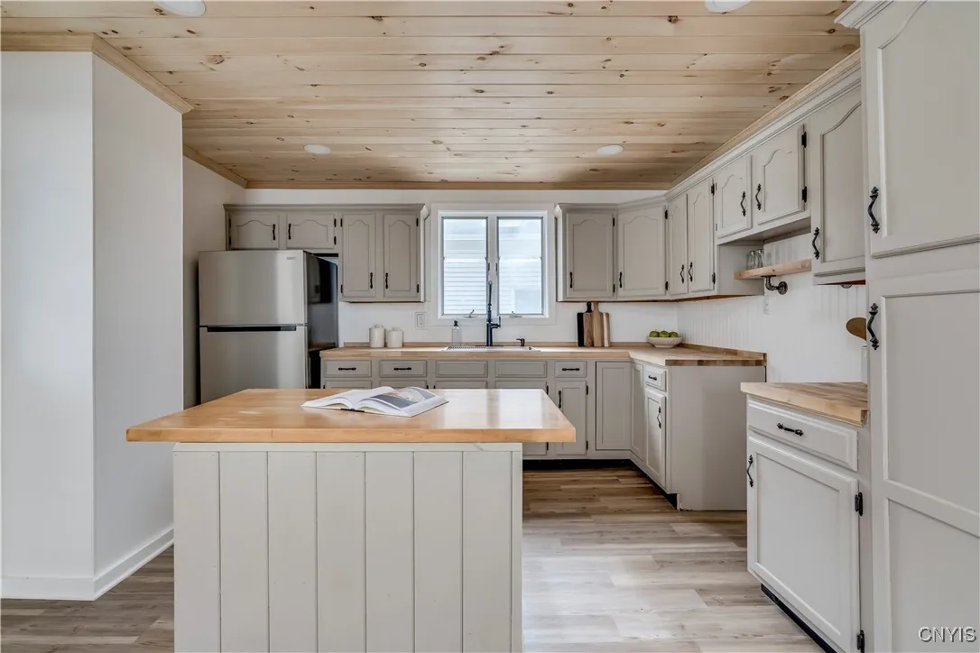 416 Pawling Street, Watertown-city, New York 13601, Watertown City, New York 13601, 4 Bedrooms Bedrooms, 9 Rooms Rooms,1 BathroomBathrooms,Residential,Closed,416 Pawling Street, Watertown-city, New York 13601,0,S1597235