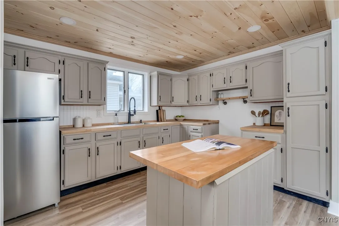 416 Pawling Street, Watertown-city, New York 13601, Watertown City, New York 13601, 4 Bedrooms Bedrooms, 9 Rooms Rooms,1 BathroomBathrooms,Residential,Closed,416 Pawling Street, Watertown-city, New York 13601,0,S1597235