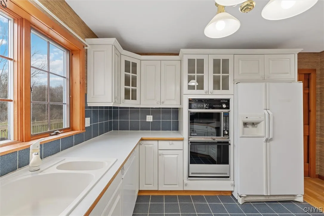 6008 East Lake Road, Owasco, New York 13021, Owasco, New York 13021, 3 Bedrooms Bedrooms, 11 Rooms Rooms,2 BathroomsBathrooms,Residential,Closed,6008 East Lake Road, Owasco, New York 13021,S1595880