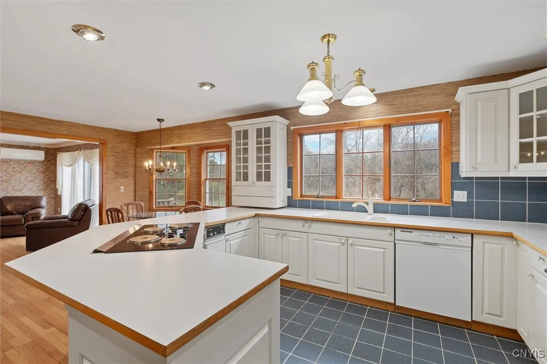 6008 East Lake Road, Owasco, New York 13021, Owasco, New York 13021, 3 Bedrooms Bedrooms, 11 Rooms Rooms,2 BathroomsBathrooms,Residential,Closed,6008 East Lake Road, Owasco, New York 13021,S1595880