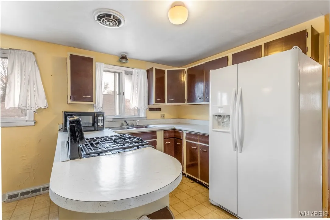 82 Leonore Road, Amherst, New York 14226, Amherst, New York 14226, 3 Bedrooms Bedrooms, 6 Rooms Rooms,1 BathroomBathrooms,Residential,Closed,82 Leonore Road, Amherst, New York 14226,0,B1596732