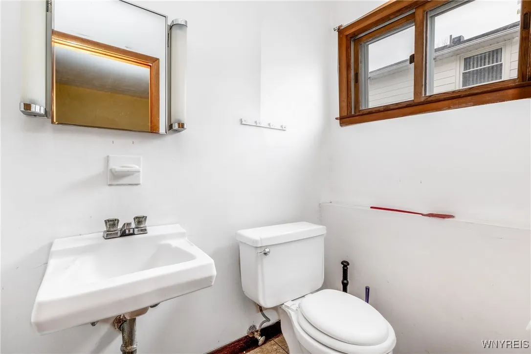 82 Leonore Road, Amherst, New York 14226, Amherst, New York 14226, 3 Bedrooms Bedrooms, 6 Rooms Rooms,1 BathroomBathrooms,Residential,Closed,82 Leonore Road, Amherst, New York 14226,0,B1596732