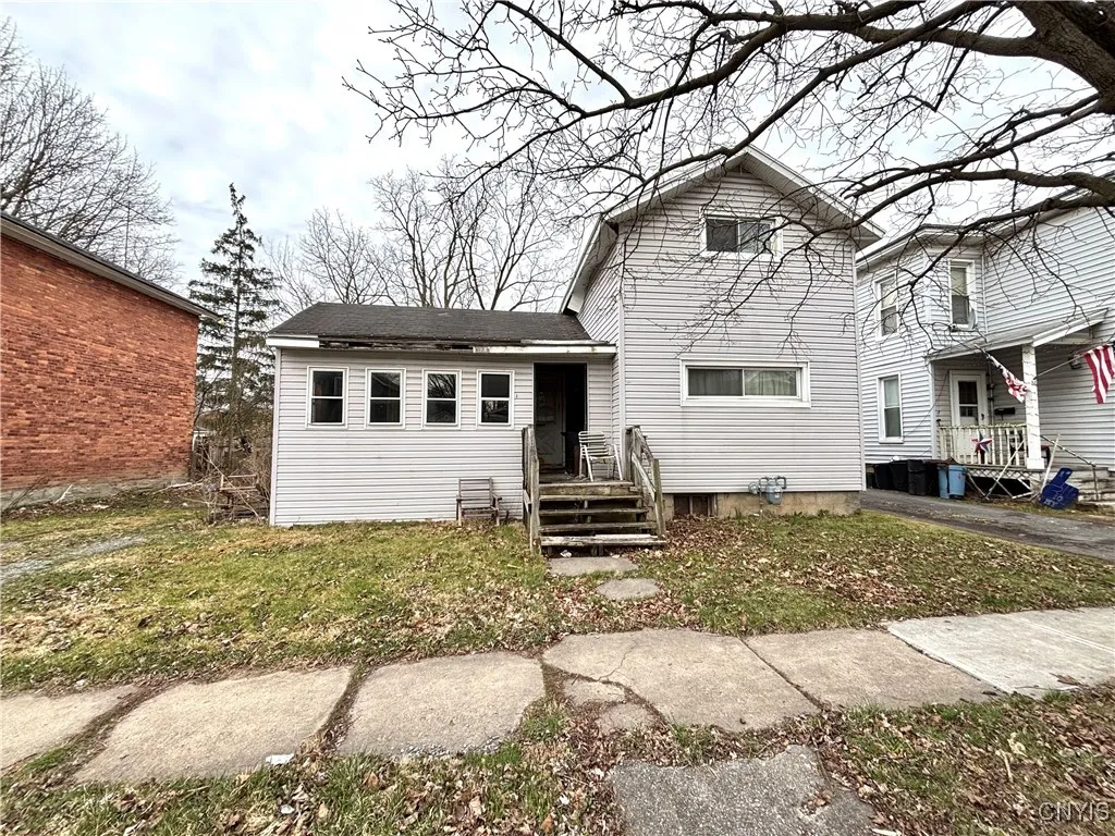 49 Holley Street, Auburn, New York 13021, Auburn, New York 13021, 3 Bedrooms Bedrooms, 8 Rooms Rooms,1 BathroomBathrooms,Residential,Closed,49 Holley Street, Auburn, New York 13021,0,S1596496