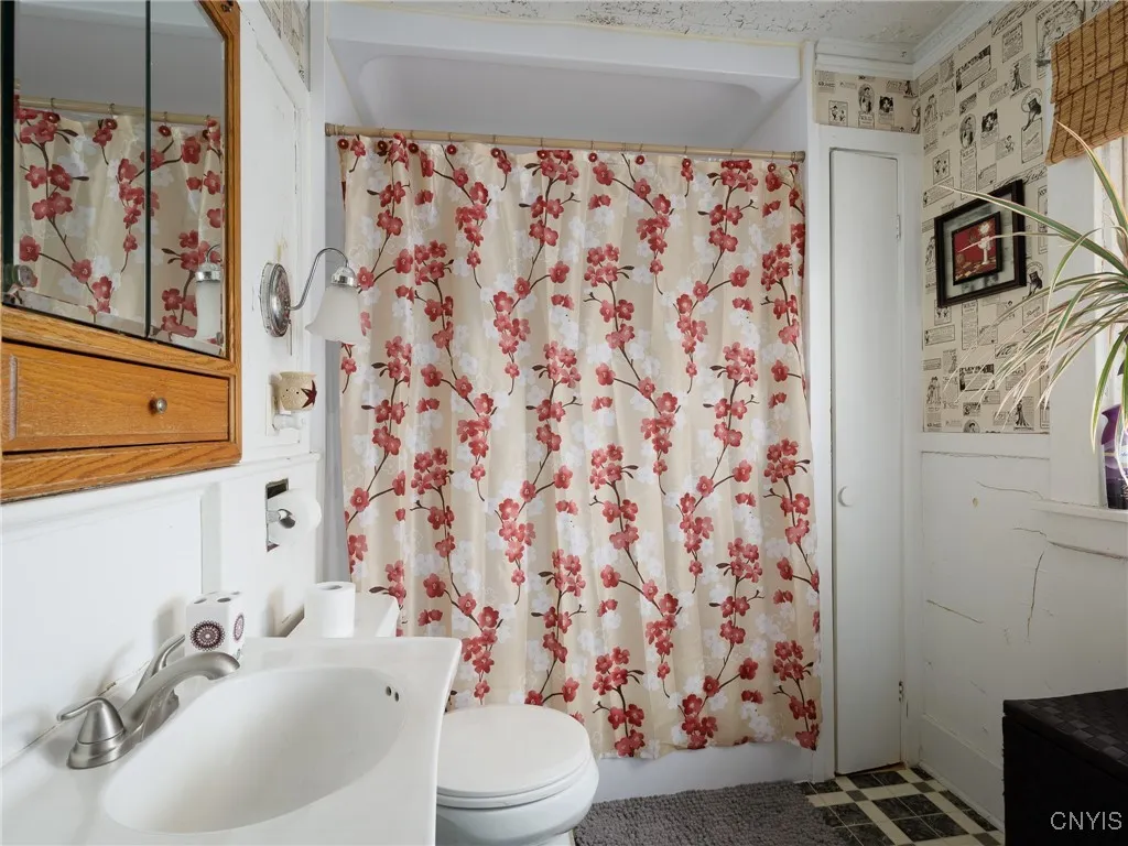 187 Bishop Street, Watertown-city, New York 13601, Watertown City, New York 13601, 3 Bedrooms Bedrooms, 8 Rooms Rooms,1 BathroomBathrooms,Residential,For Sale,187 Bishop Street, Watertown-city, New York 13601,S1597404