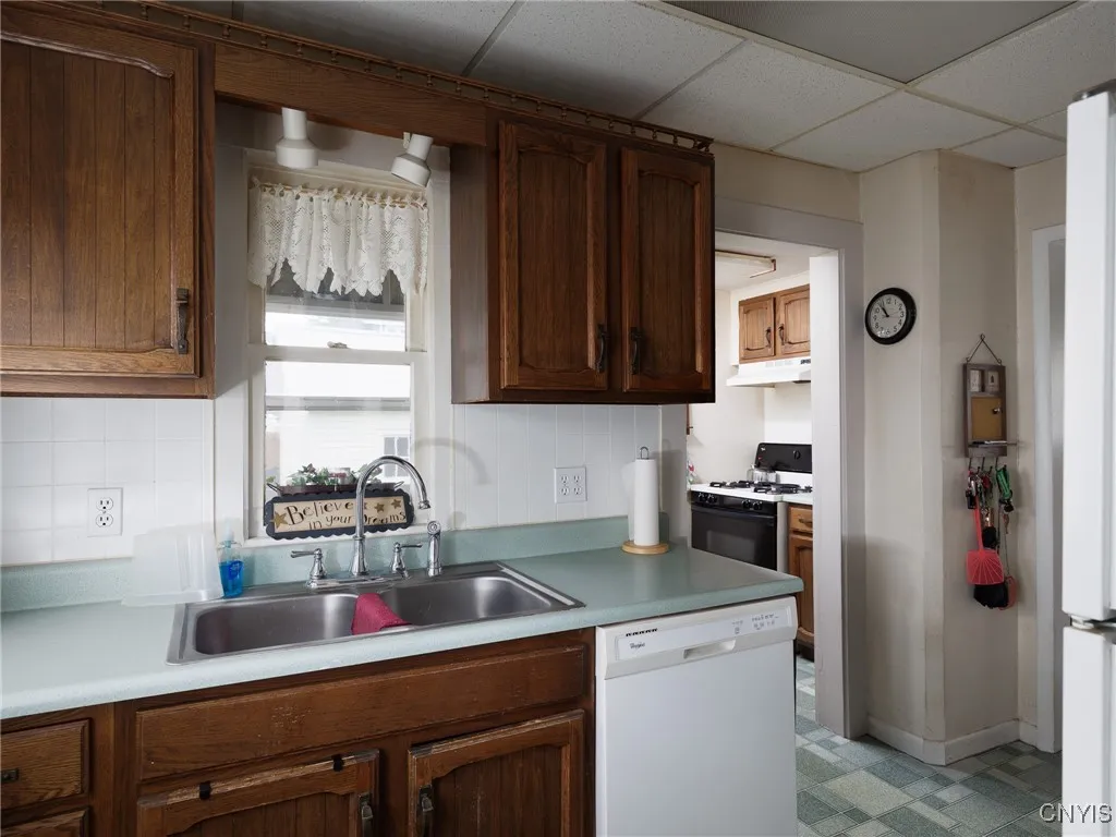 187 Bishop Street, Watertown-city, New York 13601, Watertown City, New York 13601, 3 Bedrooms Bedrooms, 8 Rooms Rooms,1 BathroomBathrooms,Residential,For Sale,187 Bishop Street, Watertown-city, New York 13601,S1597404