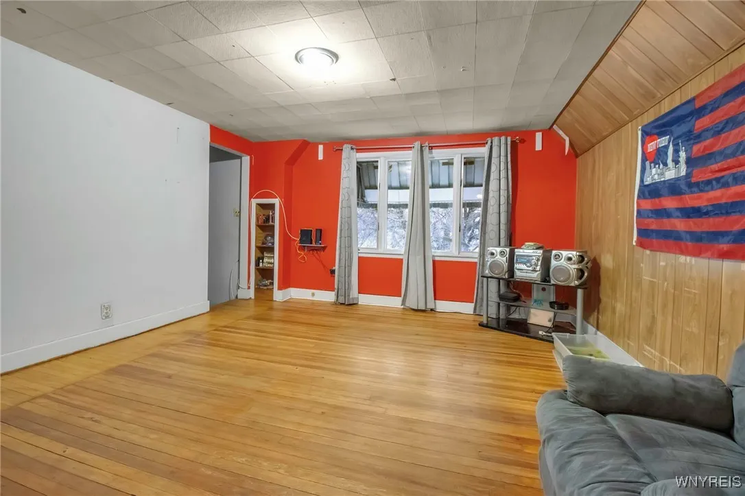 2nd Floor Living Room