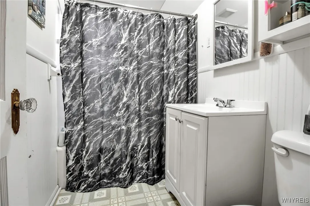 1st Floor Bathroom