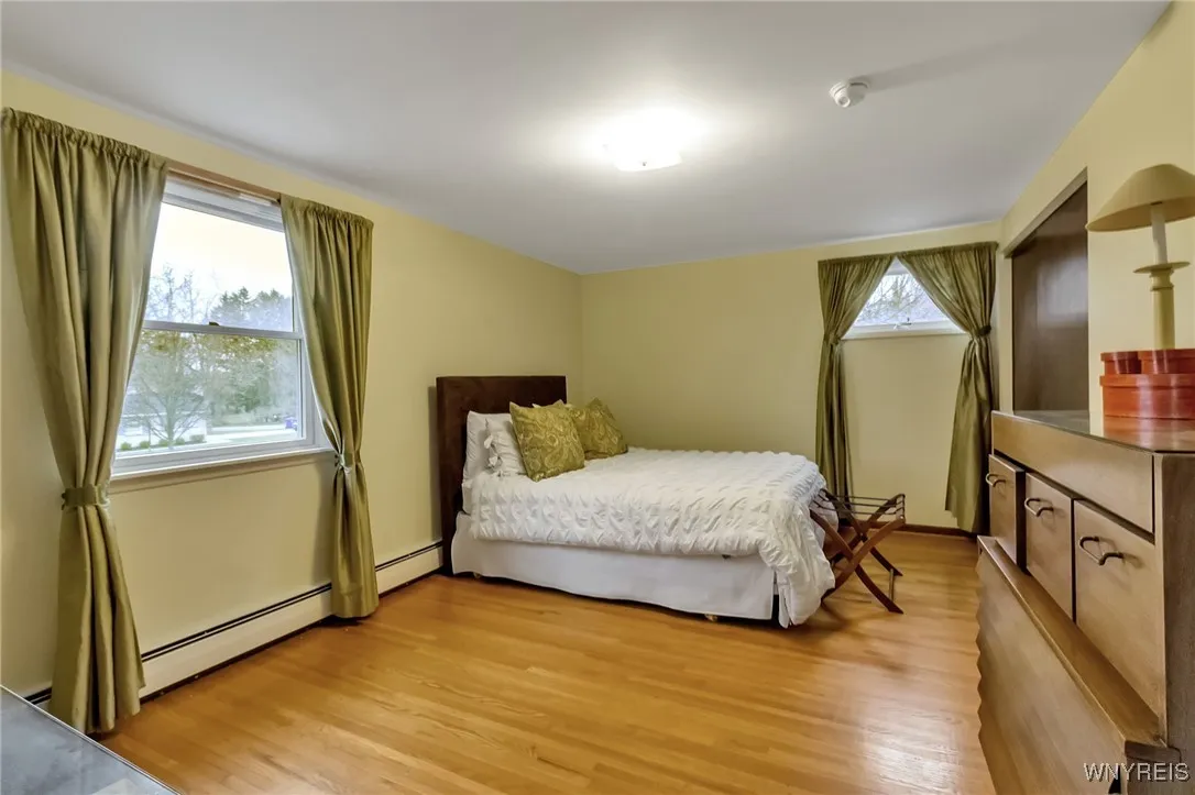 9005 Cliffside Drive, Clarence, New York 14031, Clarence, New York 14031, 4 Bedrooms Bedrooms, 11 Rooms Rooms,3 BathroomsBathrooms,Residential,Closed,9005 Cliffside Drive, Clarence, New York 14031,0,B1597453