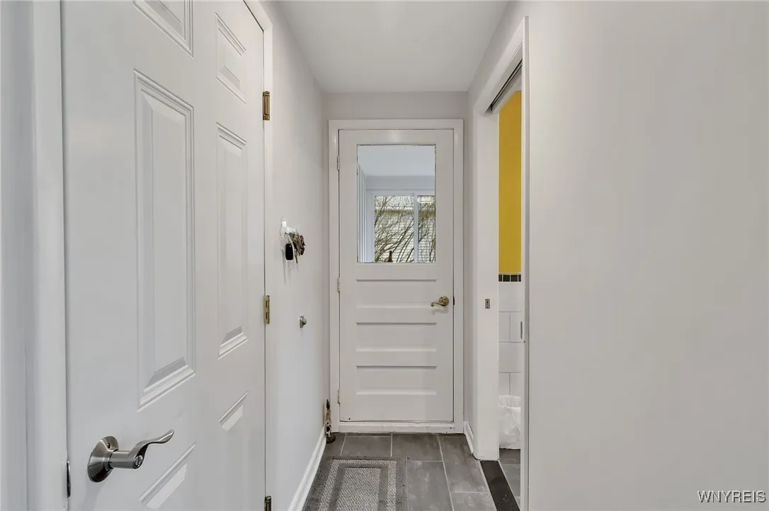 9005 Cliffside Drive, Clarence, New York 14031, Clarence, New York 14031, 4 Bedrooms Bedrooms, 11 Rooms Rooms,3 BathroomsBathrooms,Residential,Closed,9005 Cliffside Drive, Clarence, New York 14031,0,B1597453