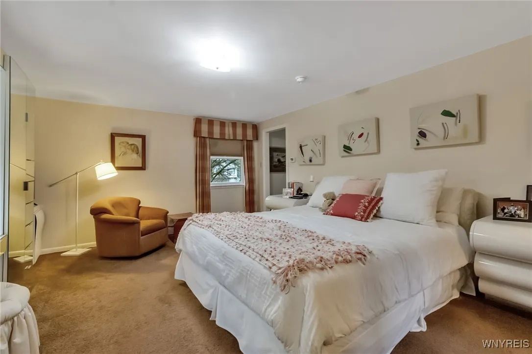 9005 Cliffside Drive, Clarence, New York 14031, Clarence, New York 14031, 4 Bedrooms Bedrooms, 11 Rooms Rooms,3 BathroomsBathrooms,Residential,Closed,9005 Cliffside Drive, Clarence, New York 14031,0,B1597453