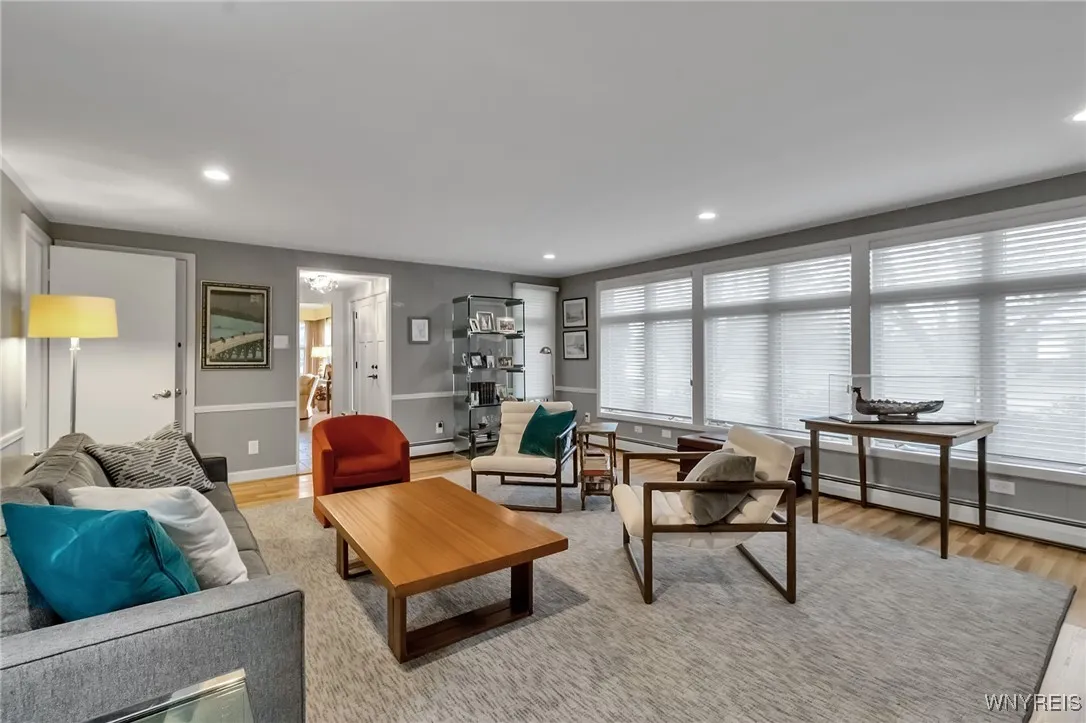 9005 Cliffside Drive, Clarence, New York 14031, Clarence, New York 14031, 4 Bedrooms Bedrooms, 11 Rooms Rooms,3 BathroomsBathrooms,Residential,Closed,9005 Cliffside Drive, Clarence, New York 14031,0,B1597453