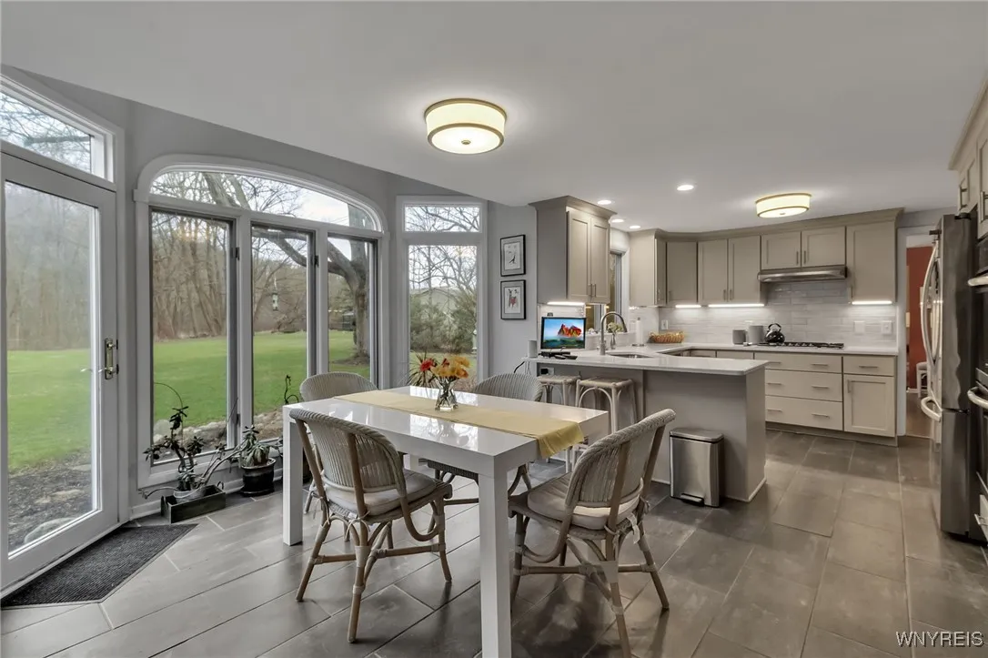 9005 Cliffside Drive, Clarence, New York 14031, Clarence, New York 14031, 4 Bedrooms Bedrooms, 11 Rooms Rooms,3 BathroomsBathrooms,Residential,Closed,9005 Cliffside Drive, Clarence, New York 14031,0,B1597453